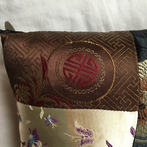 Collectible pillow Shipibo Butterfly Chinese coins - Picture 6 of 8